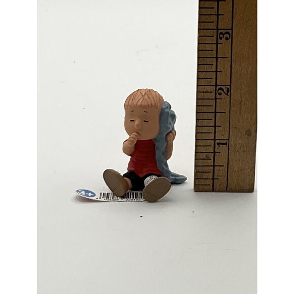 Linus Van Pelt Schleich Peanuts Miniature PVC Figure D-73508 / 73527 - Picture 7 of 7